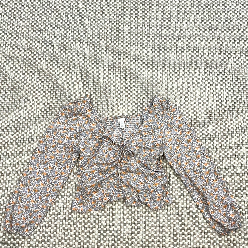 H&M women’s long sleeve shirred blouse in floral print, size large